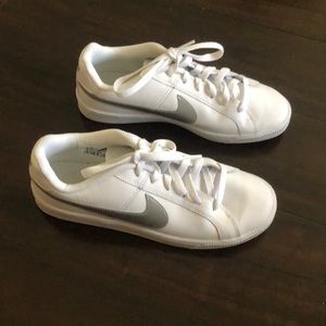 Nike sport shoes casual wear worn only once!!
